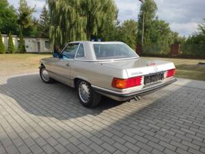 Image 9/43 of Mercedes-Benz 560 SL (1988)
