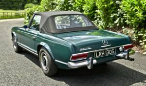 Image 13/38 of Mercedes-Benz 280 SL (1969)