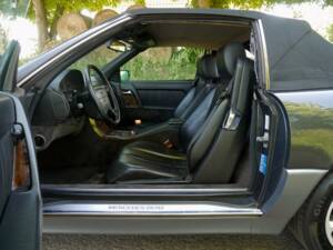 Image 13/39 de Mercedes-Benz 280 SL (1900)