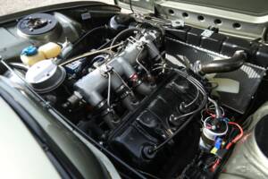 Image 33/50 of Peugeot 504 Convertible (1981)