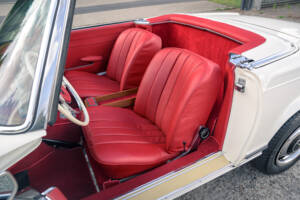 Image 36/60 of Mercedes-Benz 230 SL (1967)