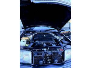 Bild 26/36 von Mercedes-Benz 500 E (1991)