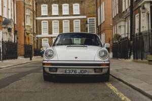 Image 19/33 of Porsche 911 Carrera 3.2 (1988)