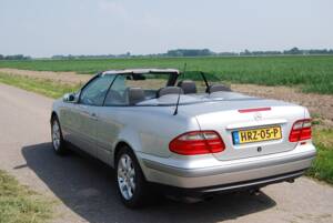 Image 16/46 of Mercedes-Benz CLK 200 (1999)