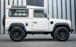 Immagine 6/97 di Land Rover Defender 90 (1995)