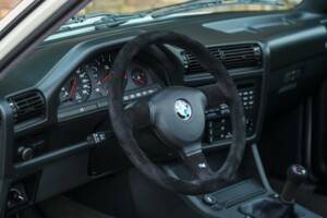 Image 28/50 of BMW M3 (1990)