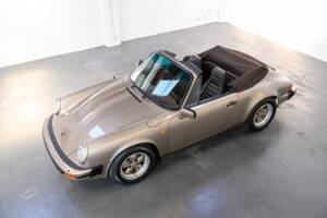 Image 19/36 of Porsche 911 Carrera 3.2 (1984)