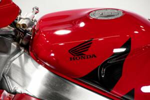 Immagine 31/34 di Honda DUMMY (2002)