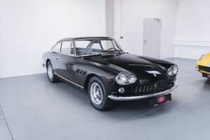 Image 25/100 of Ferrari 330 GT 2+2 (1965)