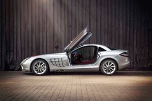 Image 15/61 of Mercedes-Benz SLR McLaren (2004)