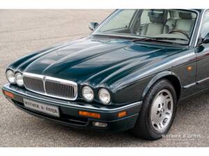 Bild 20/34 von Jaguar XJ6 3.2 Executive (1997)
