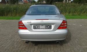 Image 7/8 of Mercedes-Benz CL 600 (2001)