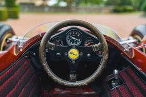 Image 13/20 of Ferrari Dino 166 F2 (1968)