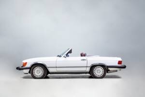Image 11/48 of Mercedes-Benz 560 SL (1988)