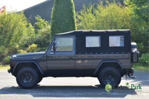 Immagine 10/49 di Mercedes-Benz 230 GE (lang) (1991)