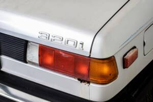 Image 35/50 of BMW 320i (1981)