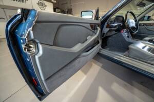 Image 16/27 of Mercedes-Benz 500 SEC (1988)