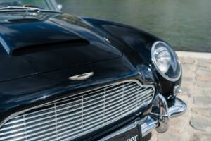 Image 23/33 of Aston Martin DB 5 Volante (1964)