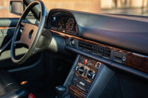 Image 30/44 de Mercedes-Benz 500 SEL (1984)