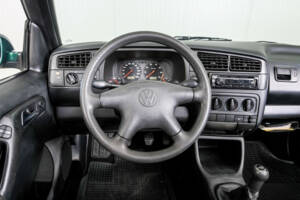 Image 6/50 de Volkswagen Golf III Cabrio 1.8 (1998)