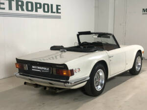 Immagine 11/23 di Triumph TR 6 PI (1974)