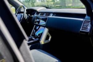 Image 47/49 of Land Rover Range Rover V8 Armoured (2022)