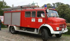 Image 3/4 of Mercedes-Benz LA 1113 (1977)