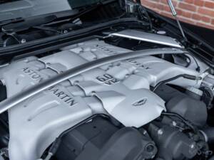 Afbeelding 6/69 van Aston Martin DBS (2012)