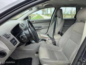 Image 18/33 de Volvo V50 2.4 (2005)