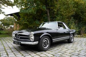 Image 9/12 of Mercedes-Benz 230 SL (1964)
