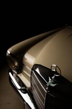 Bild 26/32 von Mercedes-Benz 220 SE b (1965)