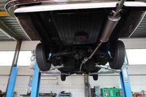 Image 29/32 of Mercedes-Benz 200 D (1966)