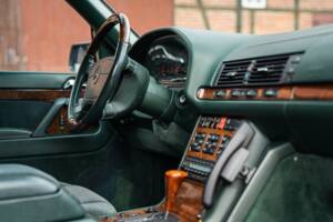 Image 36/54 of Mercedes-Benz 500 SEL (1992)
