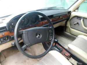 Image 13/25 de Mercedes-Benz 280 SE (1979)