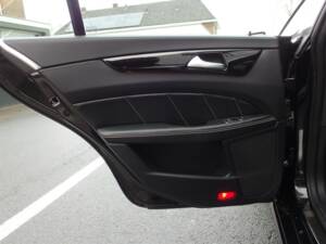 Image 58/97 of Mercedes-Benz CLS 63 AMG S 4MATIC (2013)