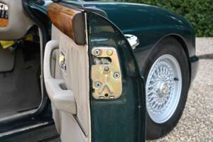 Bild 30/50 von MG RV8 (1995)