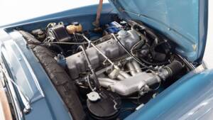 Image 32/33 of Mercedes-Benz 230 SL (1966)
