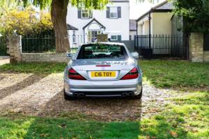 Image 15/45 of Mercedes-Benz SL 55 AMG (2004)