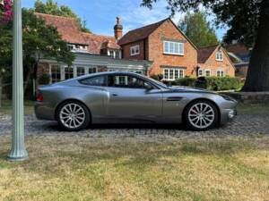 Image 10/40 of Aston Martin V12 Vanquish (2002)