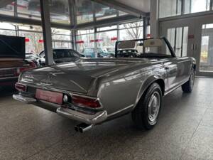 Image 21/30 of Mercedes-Benz 230 SL (1965)