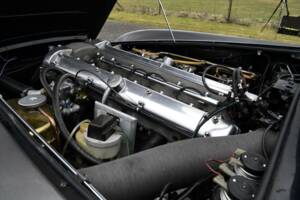 Imagen 42/50 de Aston Martin DB 6 Vantage Volante (1969)