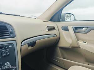 Imagen 25/40 de Volvo V 70 2.4 (2005)