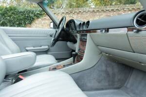 Imagen 31/50 de Mercedes-Benz 560 SL (1986)