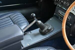 Image 43/50 of Jaguar E-Type (2+2) (1966)