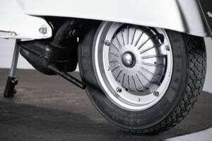Image 14/49 de Piaggio Vespa 50 SS (1966)