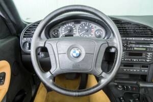 Bild 8/50 von BMW 318i (1996)