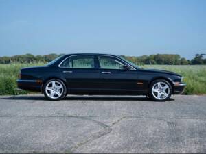 Bild 8/9 von Jaguar XJR Super V8 (2004)