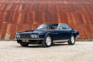Image 1/36 of Aston Martin DBS V8 (1971)