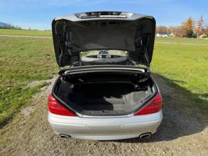 Image 11/89 of Mercedes-Benz SL 500 (2002)