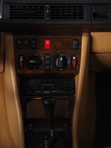 Bild 52/53 von Mercedes-Benz 300 E 4-Matic (1993)